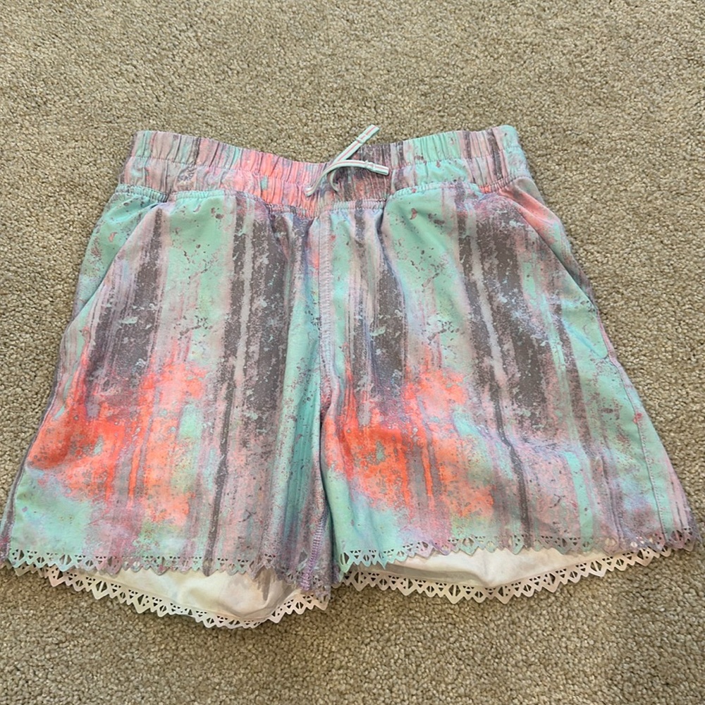 Ivivva girl size 12 pastel mint sport lined running short pants with cutout trim